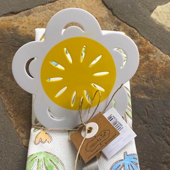 Set/2 Mudpie NWT Carrot Dish Towel & Utensil Set & Flower Dish Towel Utensil Set - Picture 7 of 11